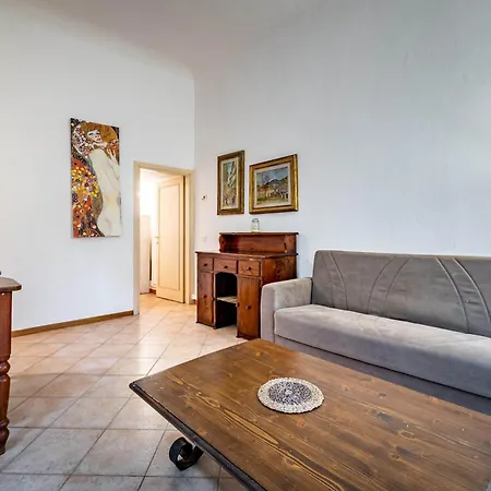 Apartment Yid With Little Garden