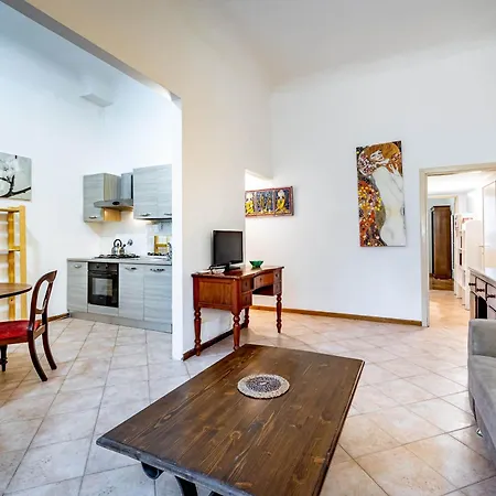 Apartment Yid With Little Garden